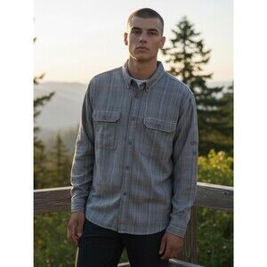 The North Face Vaporwick Gray/Wht/Blue Plaid Button-Up Vented Men’s L Shirt